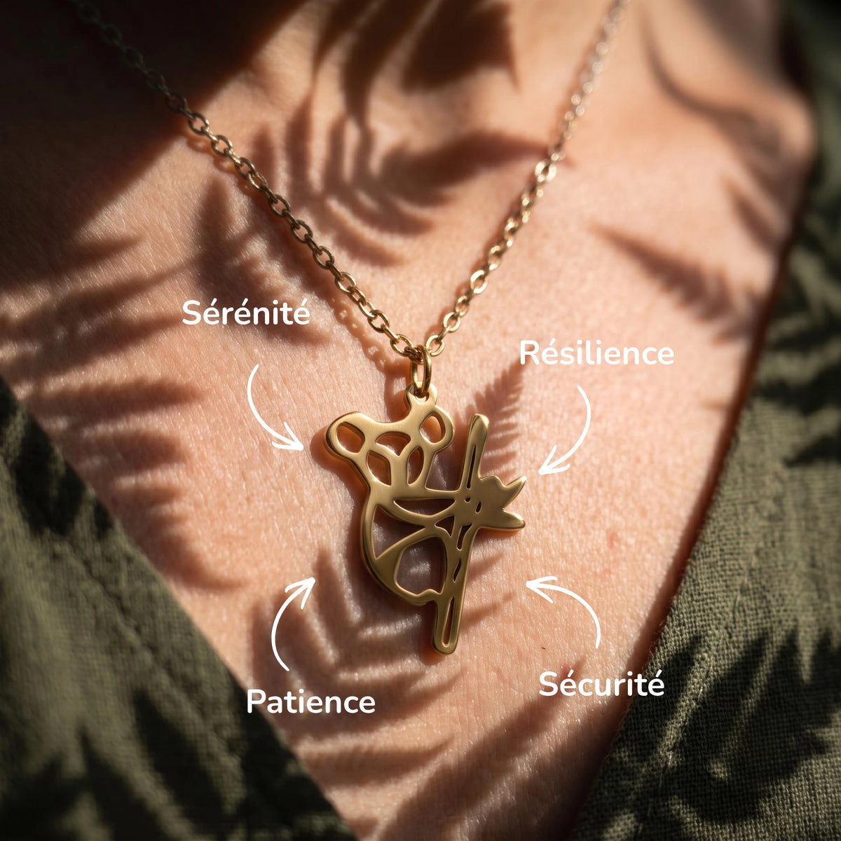 Collier pendentif koala géométrique/origami en acier inoxydable doré porté au cou avec symboles totem par LIYAMI Nature