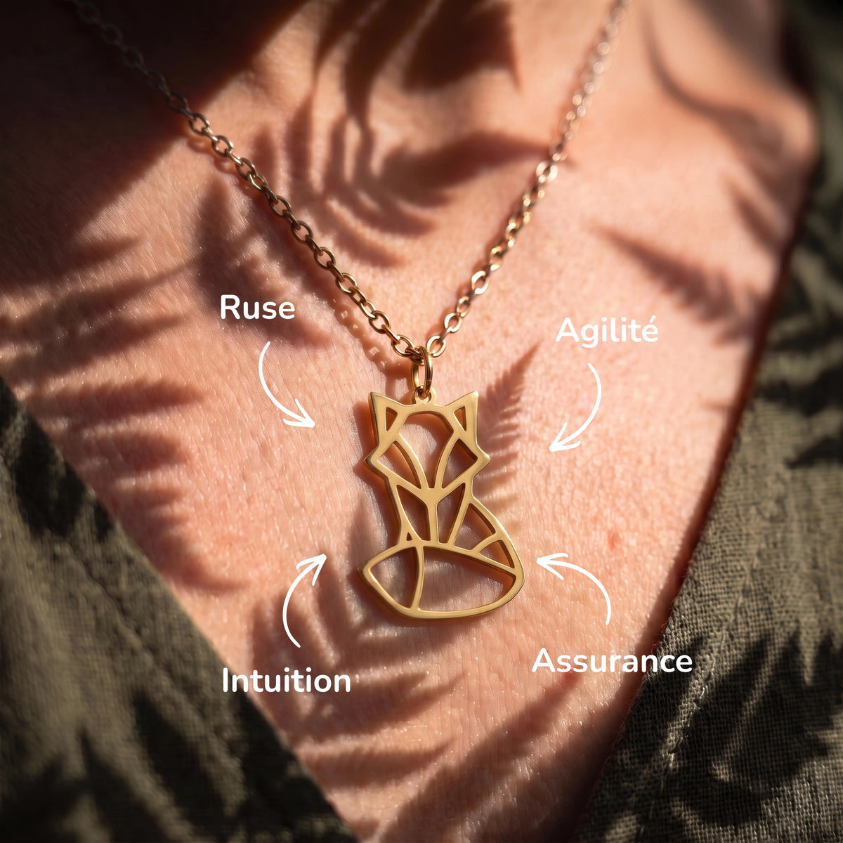 Collier animal totem renard style géométrique/origami en acier inoxydable doré symbolisant l'agilité, la ruse et l'intuition par LIYAMI Nature